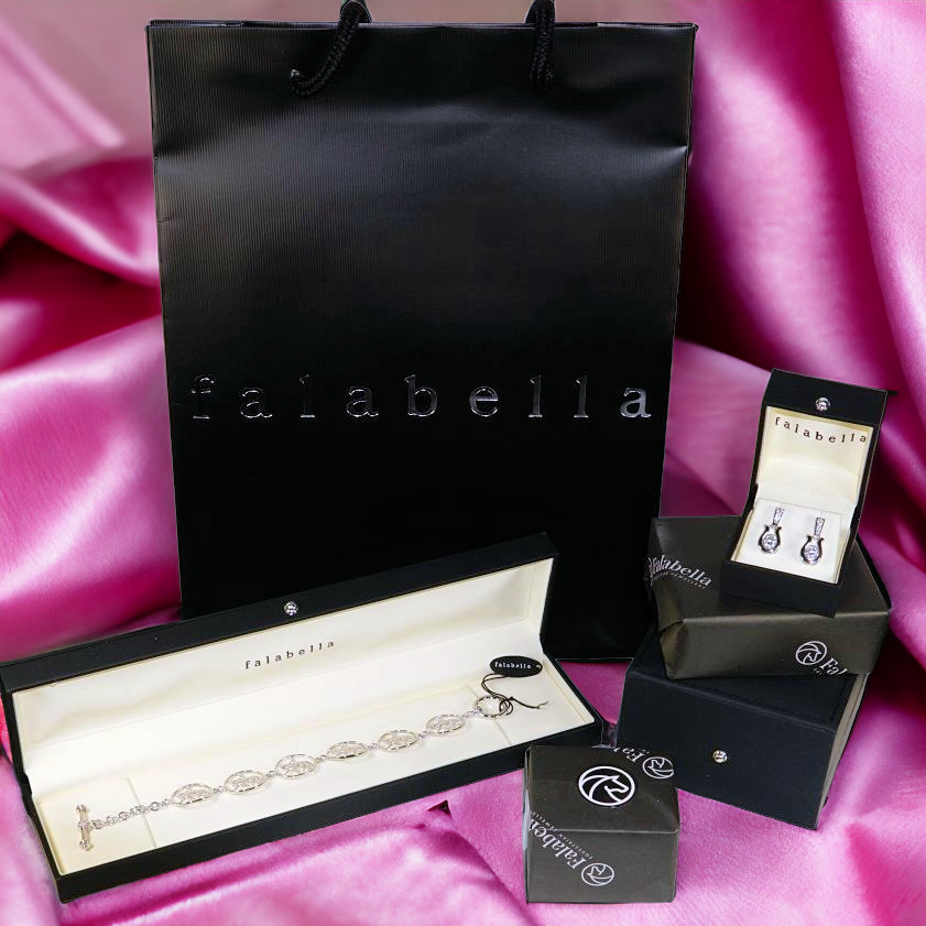 Gift wrapping with a gift bag too!